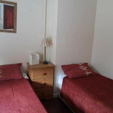 61 Apartment Уинчестър Екстериор снимка